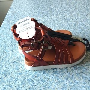 GT WN GLADIATOR SDL Comfort footbed and non-marking outsole color brown